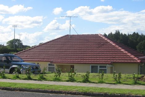 Photo of property in 3 Kitewao Street, Northcote, Auckland, 0627