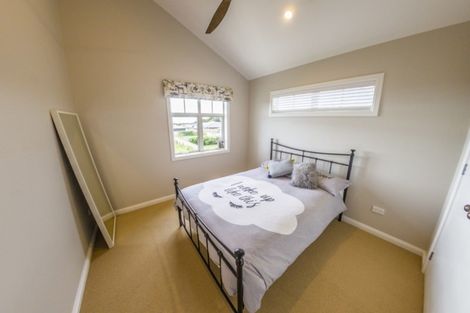 Photo of property in 55 Fernbrook Drive, Hurworth, New Plymouth, 4310