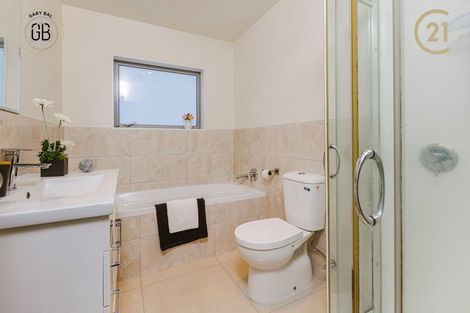 Photo of property in 61a Halver Road, Hillpark, Auckland, 2102