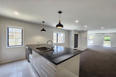 Photo of property in 28a Redwood Avenue, Tawa, Wellington, 5028