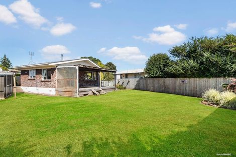 Photo of property in 4 Azalea Place, Waiuku, 2123