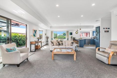 Photo of property in 11 Stanwood Grove, Darfield, 7510