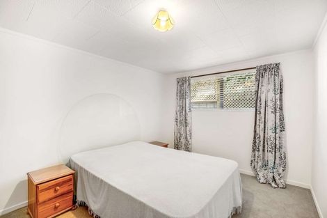 Photo of property in 42 John Dee Crescent, Red Beach, 0932