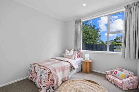 Photo of property in 16 Rhonda Avenue, Deanwell, Hamilton, 3206