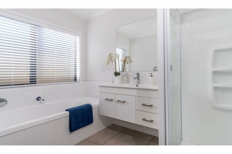 Photo of property in 4 Rire Hau Lane, Pyes Pa, Tauranga, 3112