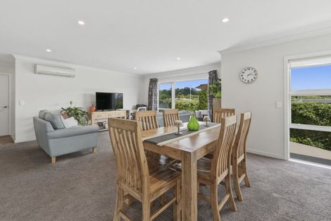 Photo of property in 11 Rochfort Crescent, Pyes Pa, Tauranga, 3112