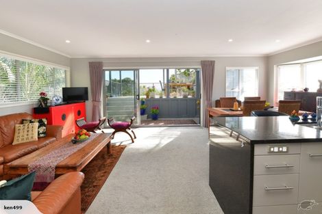 Photo of property in 112a Pacific Parade, Army Bay, Whangaparaoa, 0930