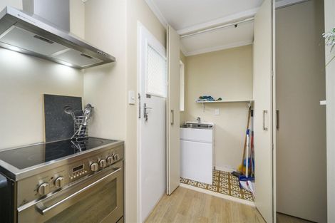 Photo of property in 5 Hillcrest Drive, Kelvin Grove, Palmerston North, 4414