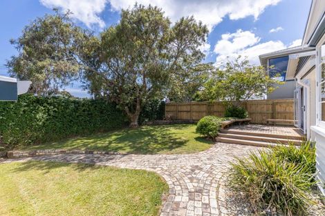 Photo of property in 25 Glen Almond Street, New Plymouth, 4310