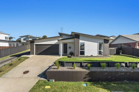 Photo of property in 33 Omega Place, Coastlands, Whakatane, 3120