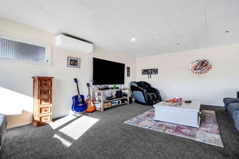 Photo of property in 37 Kawaha Point Road, Fairy Springs, Rotorua, 3015