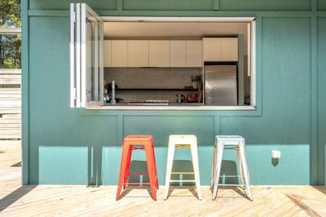 Photo of property in 12 Makora Avenue, Oneroa, Waiheke Island, 1081