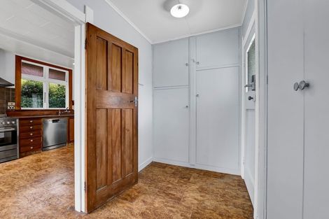 Photo of property in 10 Cameron Street, Hawera, 4610