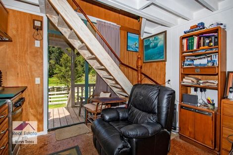Photo of property in 1042 Ngunguru Road, Kiripaka, Whangarei, 0173