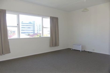 Photo of property in 12 Edge Hill, Mount Victoria, Wellington, 6011
