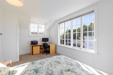 Photo of property in 104 Dyers Pass Road, Cashmere, Christchurch, 8022