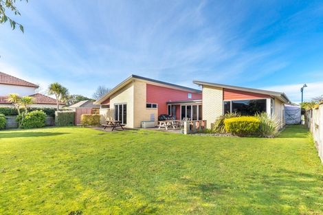 Photo of property in 4 Nielsen Gardens, Rototuna, Hamilton, 3210