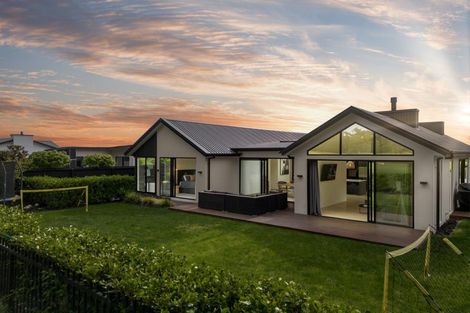 Photo of property in 37 Kohunga Crescent, Bottle Lake, Christchurch, 8083