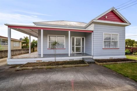 Photo of property in 2 Campbell Street, Hawera, 4610
