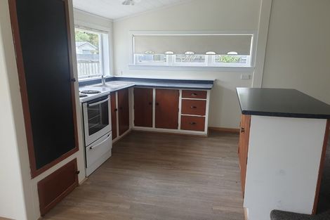 Photo of property in 41-41a Carthew Street, Okato, 4335