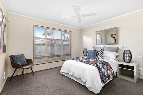 Photo of property in 11 Angel Way, Stanmore Bay, Whangaparaoa, 0932