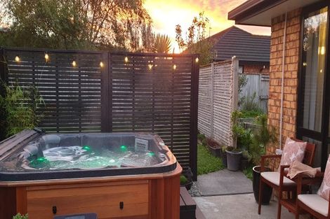 Photo of property in 16 Chestnut Close, Kelvin Grove, Palmerston North, 4414