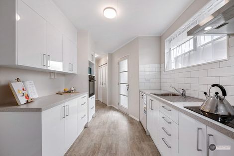 Photo of property in 6 Omaha Grove, Totara Park, Upper Hutt, 5018