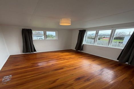 Photo of property in 66 Banks Street, Marfell, New Plymouth, 4310