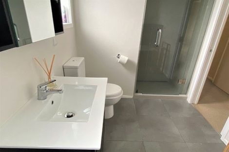 Photo of property in 9 Heaphy Street, Westown, New Plymouth, 4310