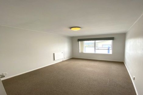 Photo of property in 14 Maracas Crescent, Grenada Village, Wellington, 6037