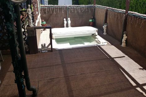 Photo of property in 55 Gilbass Avenue, Hamilton Lake, Hamilton, 3204