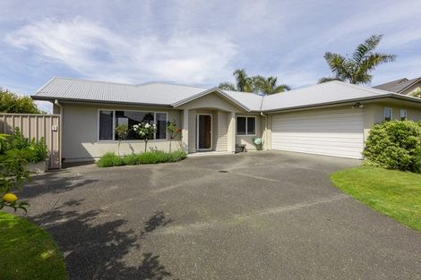 Photo of property in 2 Arthur Close, Clive, 4102