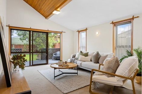 Photo of property in 11a Woodstock Place, Russley, Christchurch, 8042