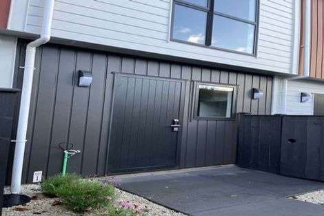 Photo of property in 6/58 Te Atatu Road, Te Atatu South, Auckland, 0610