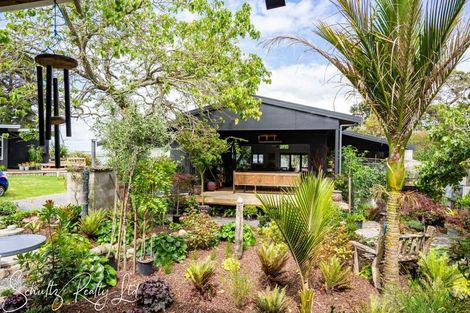 Photo of property in 6 The Strand, Whakapirau, Maungaturoto, 0583