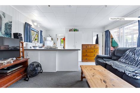 Photo of property in 2/8 Chartwell Avenue, Glenfield, Auckland, 0629