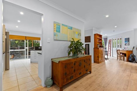 Photo of property in 12 Stonedge Lane, Rosedale, Auckland, 0632