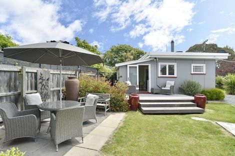 Photo of property in 17 Penfold Square, Leithfield, 7481