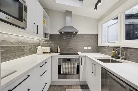 Photo of property in 323 Rattray Street, Dunedin Central, Dunedin, 9016