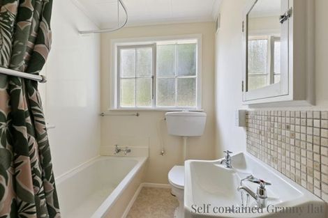 Photo of property in 72 Duthie Street, Karori, Wellington, 6012