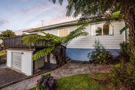 Photo of property in 15 Arde Place, Massey, Auckland, 0614