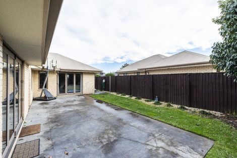 Photo of property in 15 Sovereign Gardens, Halswell, Christchurch, 8025