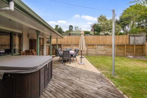 Photo of property in 10 Icarus Place, Sunnybrook, Rotorua, 3015