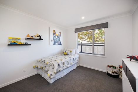 Photo of property in 30 Dogwood Way, Milson, Palmerston North, 4414