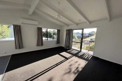 Photo of property in 50 Sungrove Rise, Sunnyvale, Auckland, 0612