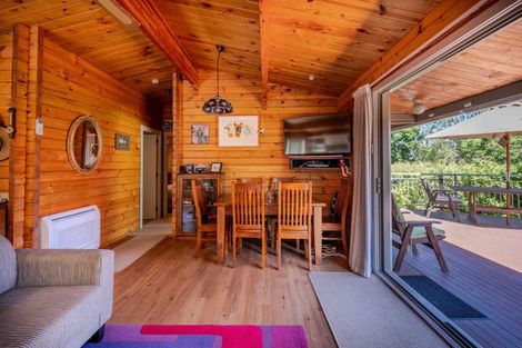 Photo of property in 8 Bayview Crescent, Duvauchelle, 7581