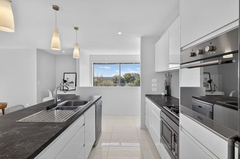 Photo of property in 74 Glenstrae Road, Redcliffs, Christchurch, 8081