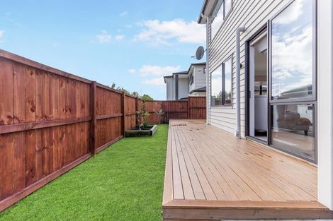 Photo of property in 39a Rodney Street, Howick, Auckland, 2014