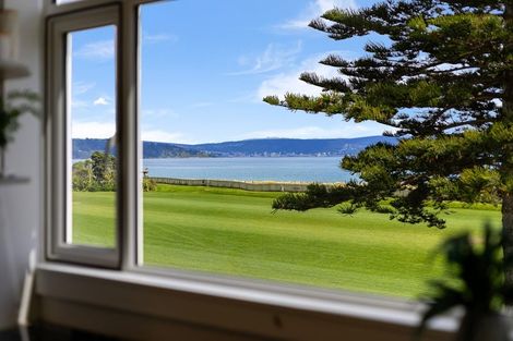Photo of property in 39 Marine Parade, Eastbourne, Lower Hutt, 5013