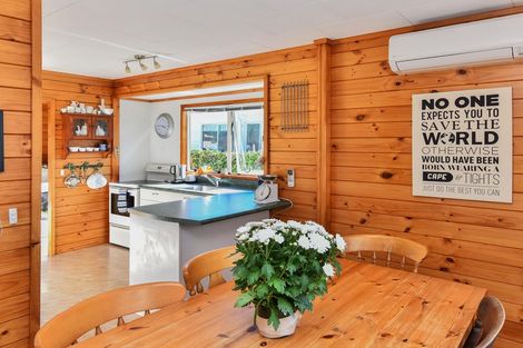 Photo of property in 1/133 Carnoustie Drive, Wattle Downs, Auckland, 2103